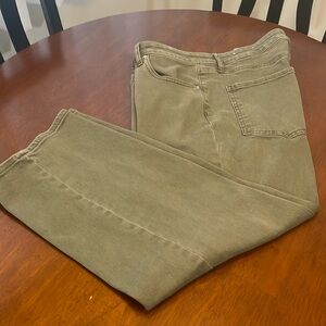 Chicos jean size 2 US 12 straight leg crop